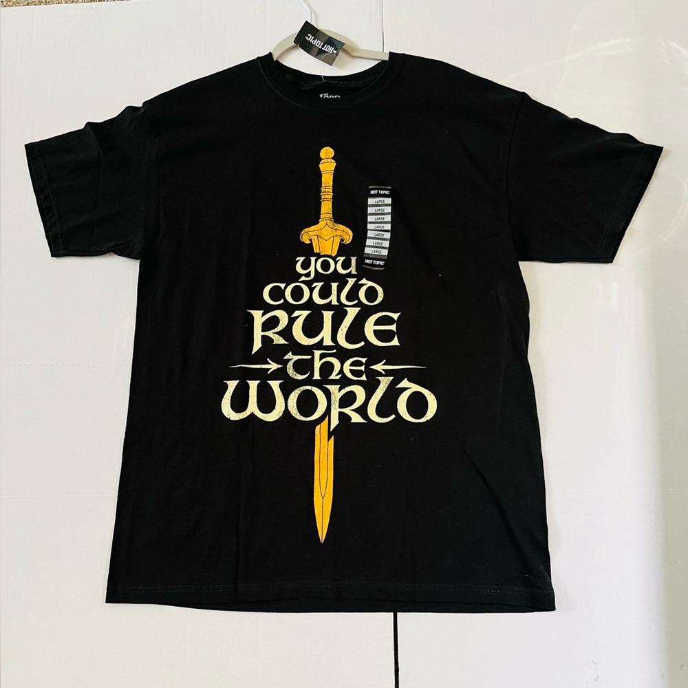 Hot Topic NWT Men’s The Lord Of The Rings Black Tee with Gold Sword Graph SIZE L